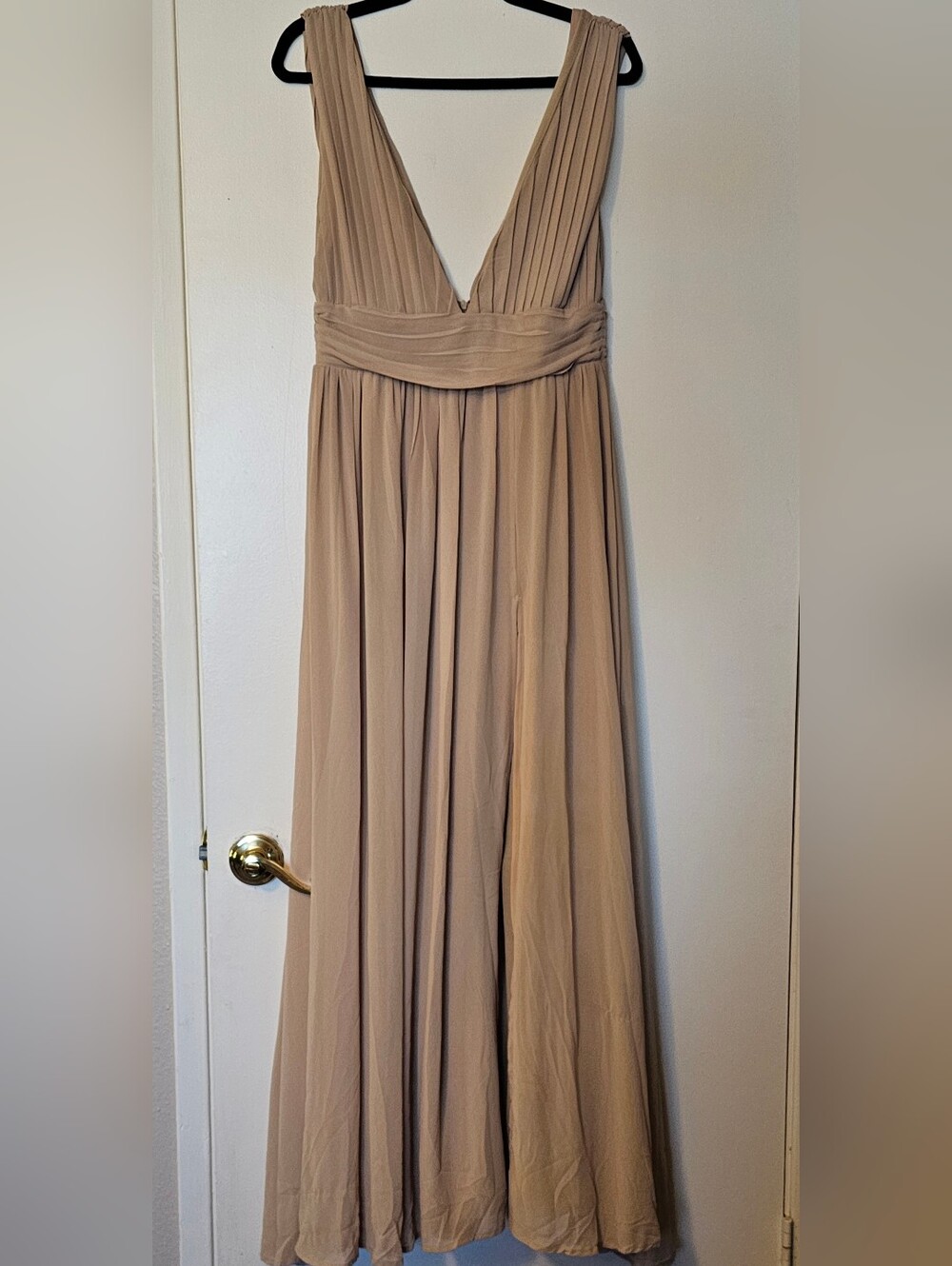 Love x Design Champagne Formal Maxi Gown | Size Large